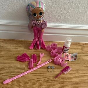LOL SurpriseTwist Queen with Pink Outfit & Hair Accessories